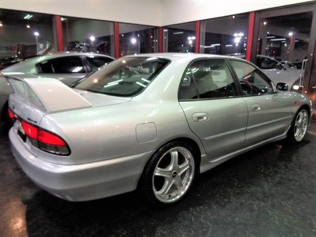 Mitsubishi Galant