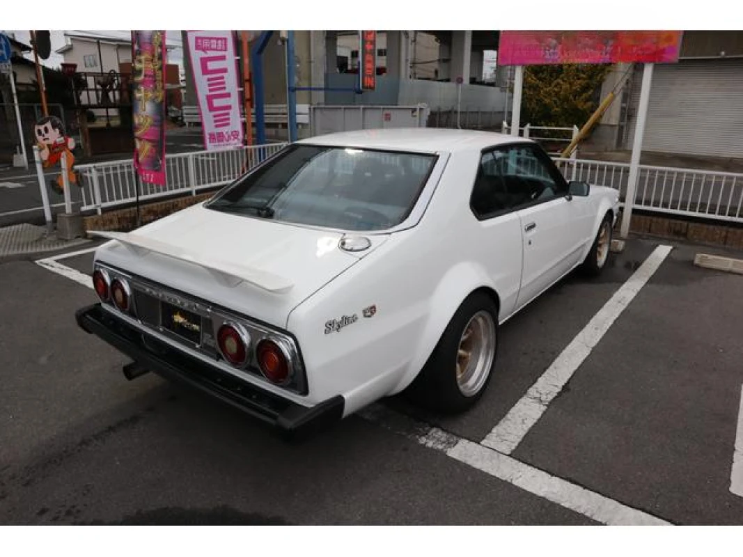 Nissan Nissan Skyline HGC210 - View 4