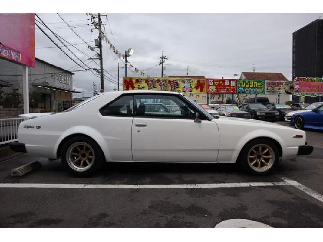Nissan Nissan Skyline HGC210 - View 5