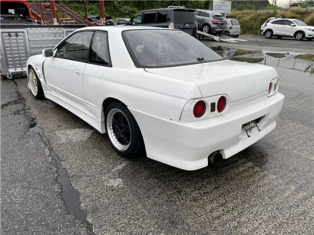 Nissan Nissan Skyline HCR32 - View 2