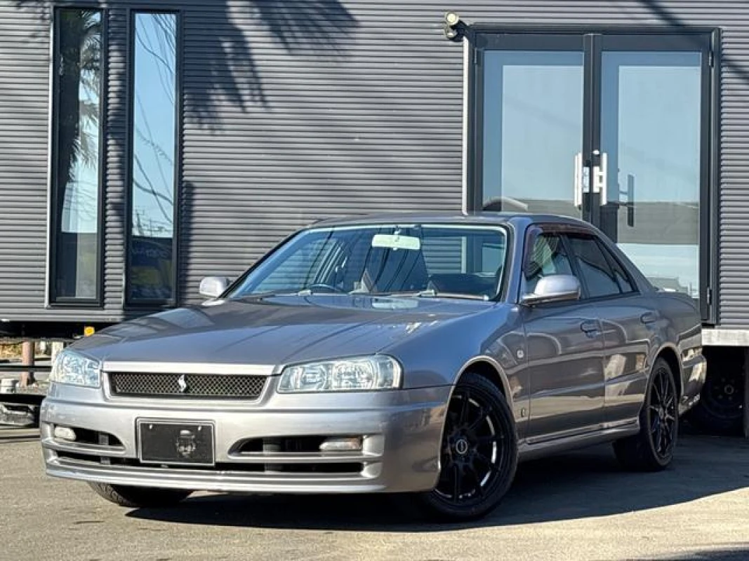 Nissan Nissan Skyline - View 3
