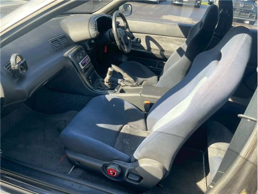 Nissan Skyline 1990 - Thumbnail 10