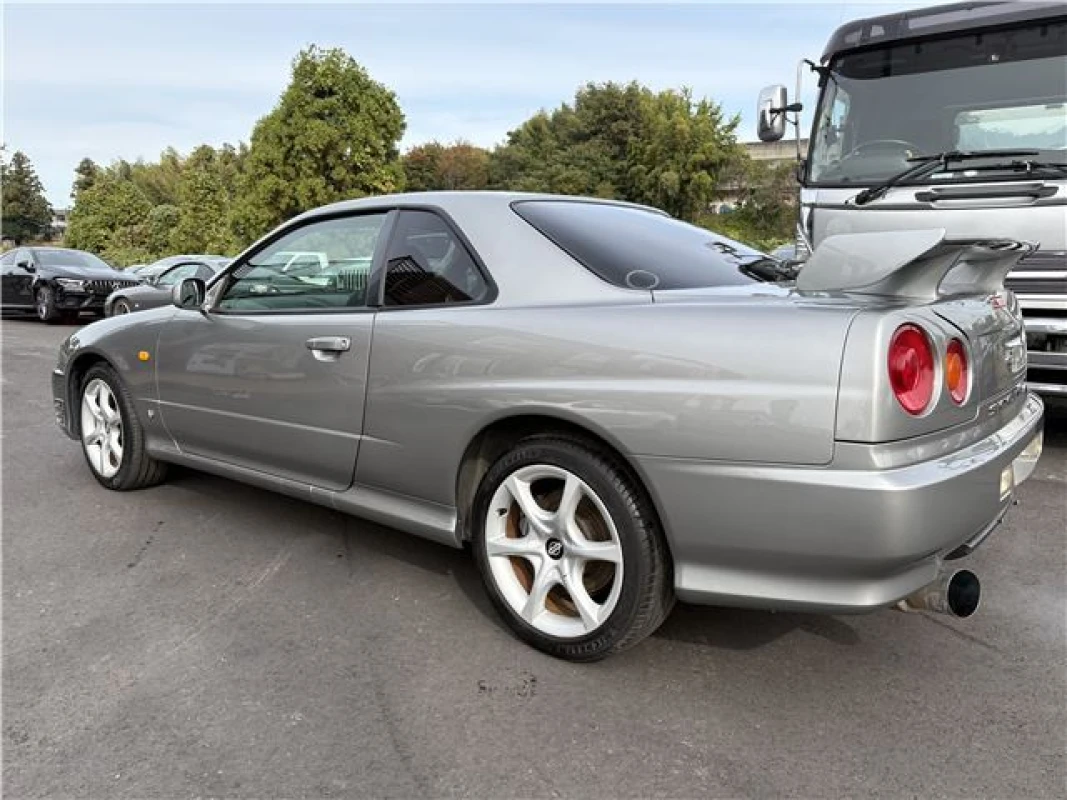 Nissan Nissan Skyline - View 3