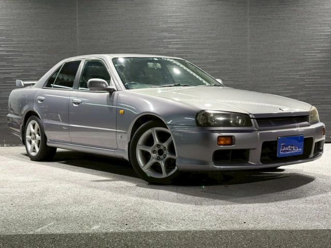 Nissan Nissan Skyline - View 3