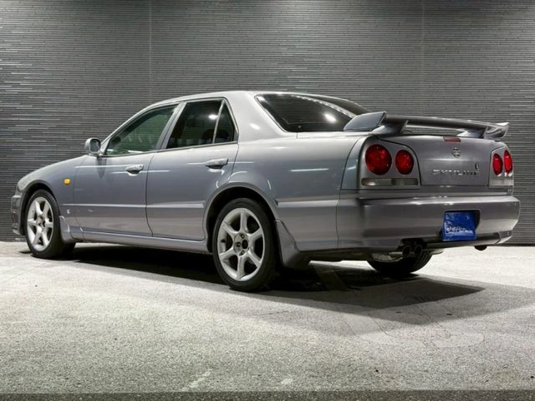 Nissan Nissan Skyline - View 4