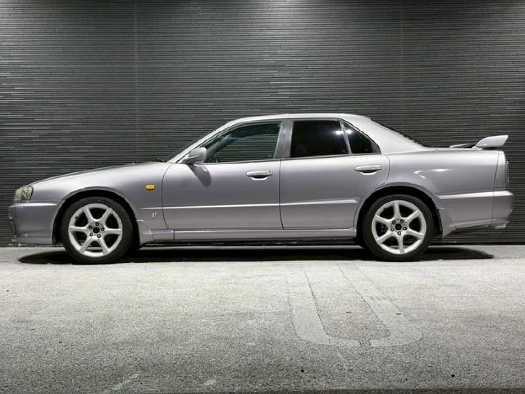 Nissan Nissan Skyline - View 5