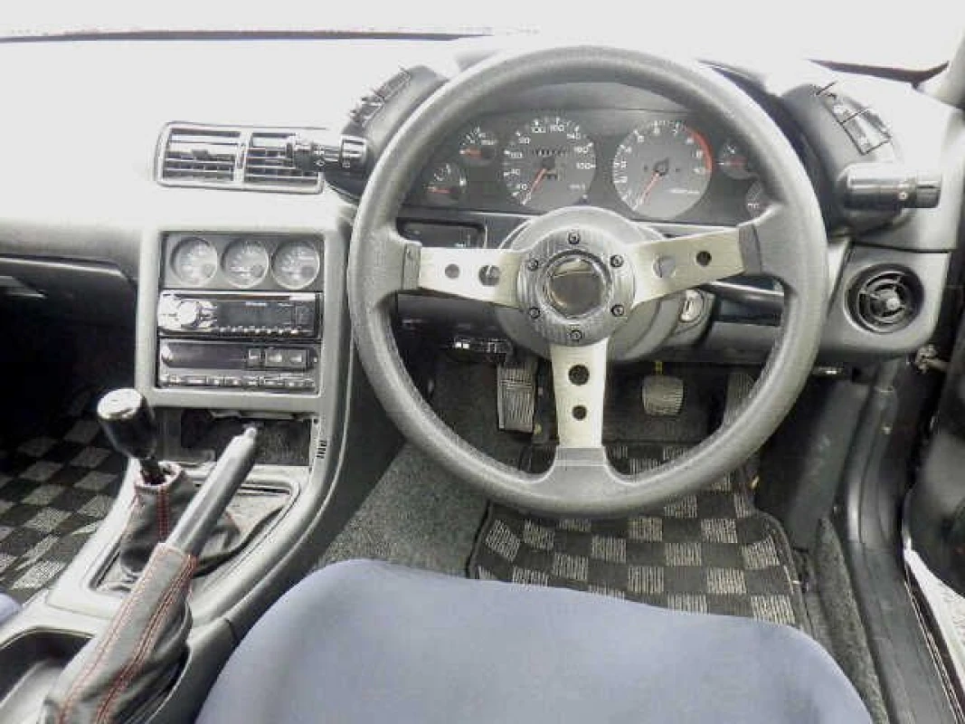 Nissan Nissan Skyline BNR32 - View 5