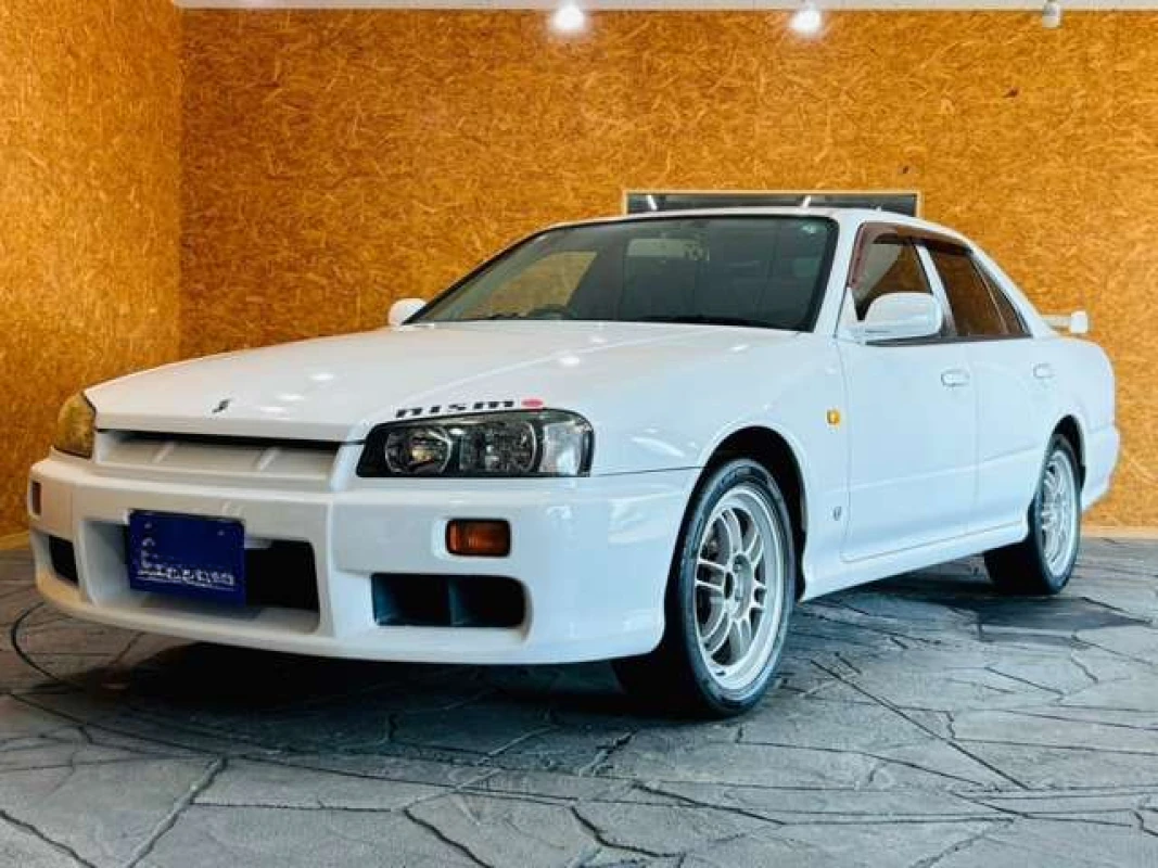 Nissan Nissan Skyline HR34 2.0 GT - View 1