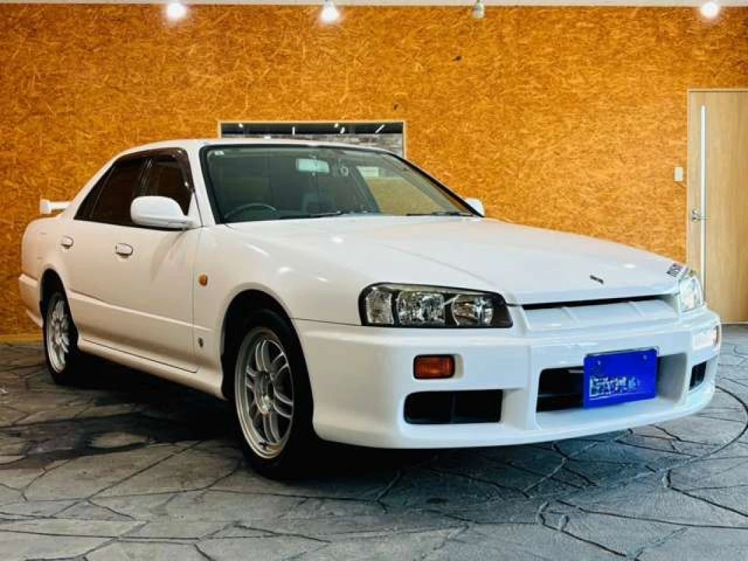 Nissan Nissan Skyline HR34 2.0 GT - View 3