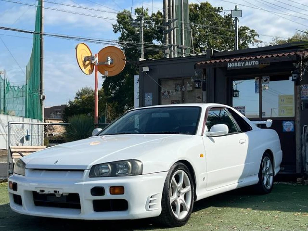 Nissan Nissan Skyline - View 1