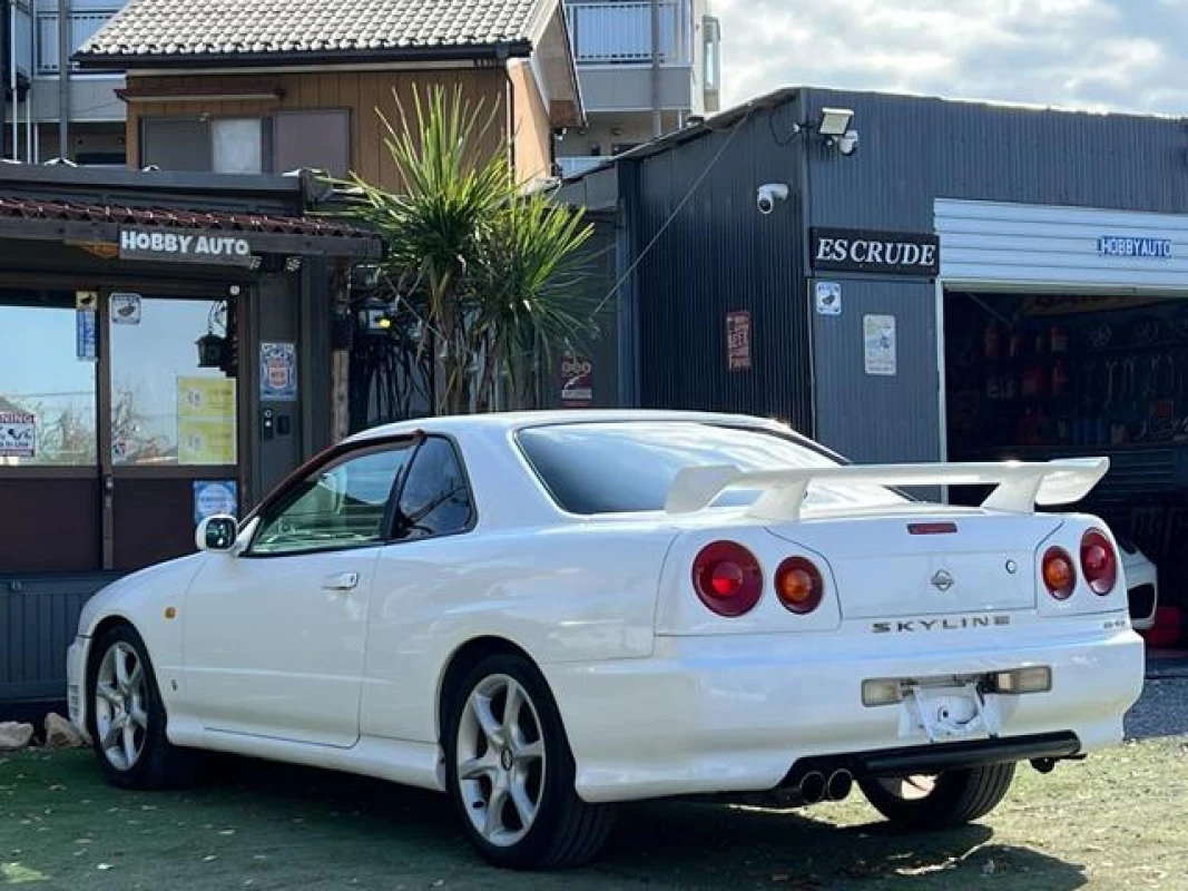 Nissan Nissan Skyline - View 3