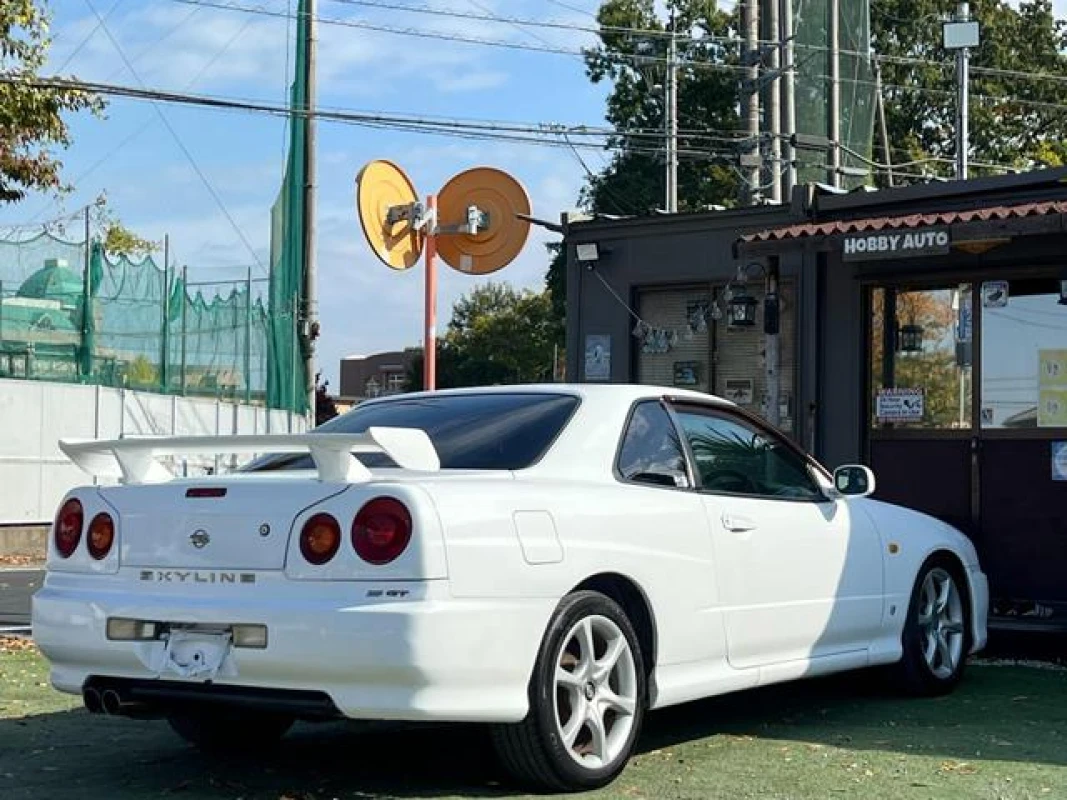 Nissan Nissan Skyline - View 5