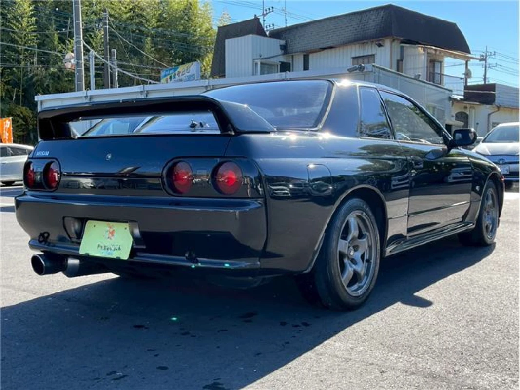 Nissan Nissan Skyline BNR32 - View 2