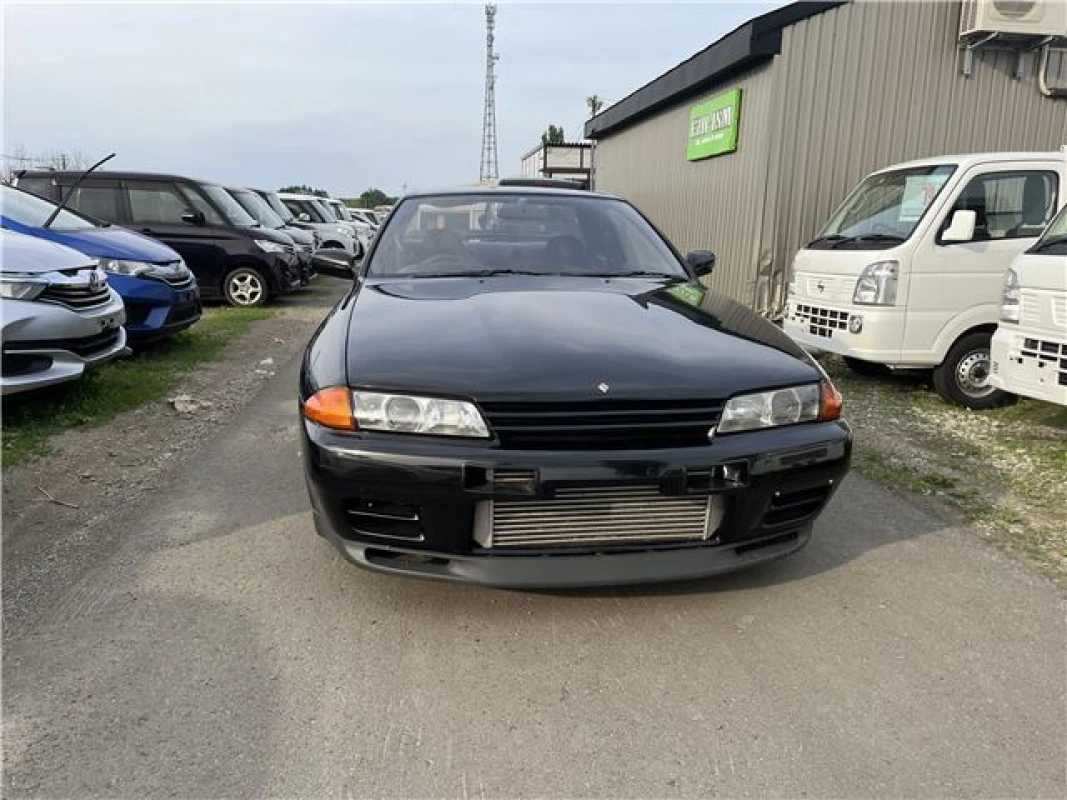 Nissan Nissan Skyline - View 2