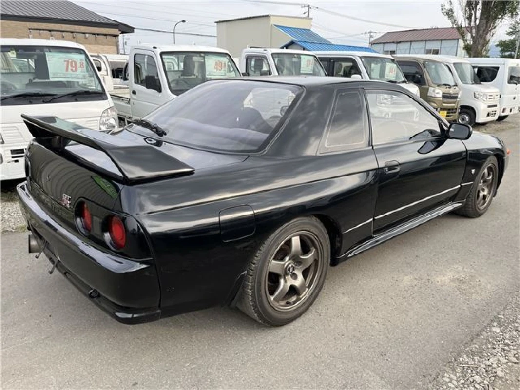 Nissan Nissan Skyline - View 5