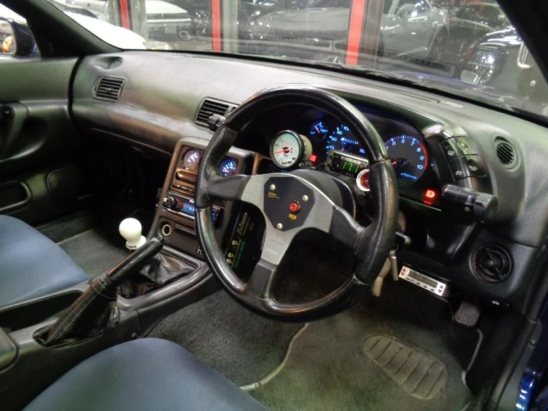 Nissan Skyline 1992 - Thumbnail 19