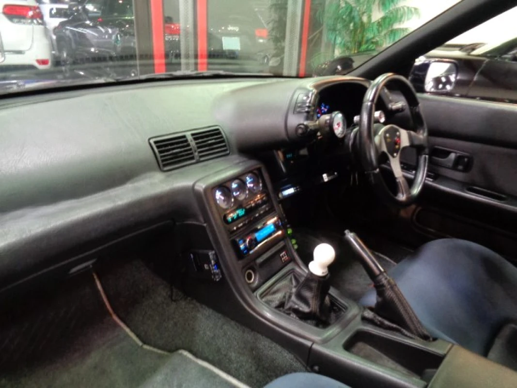 Nissan Skyline 1992 - Thumbnail 20