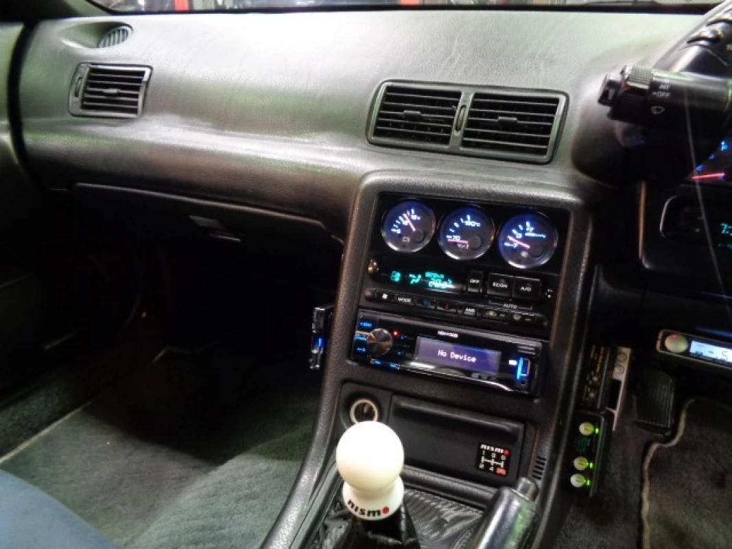 Nissan Skyline 1992 - Thumbnail 21
