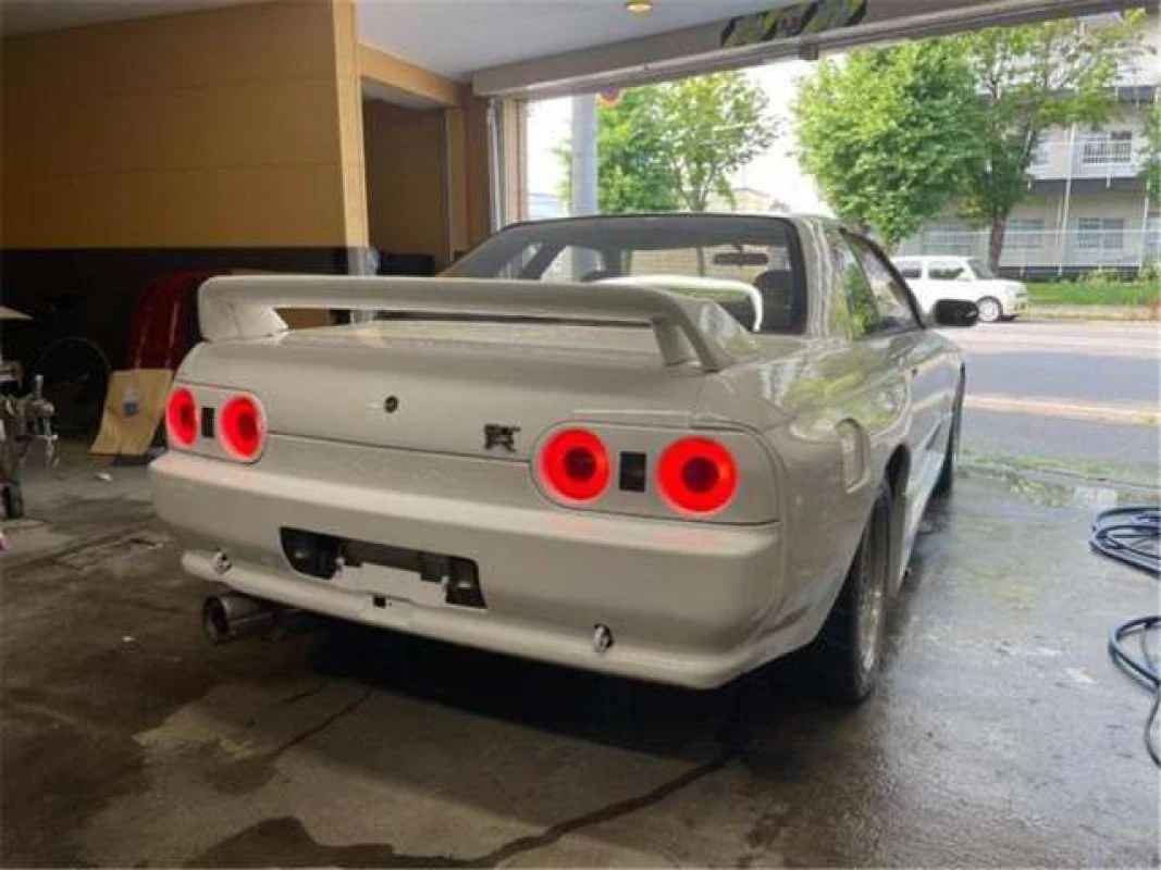Nissan Nissan Skyline BNR32 - View 2