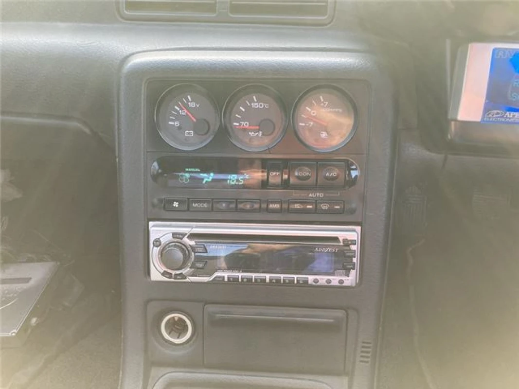 Nissan Skyline 1989 - Thumbnail 16