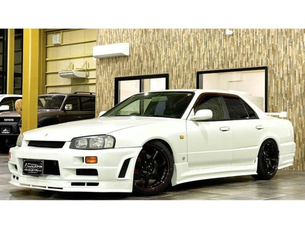 Nissan Skyline 2000 - Thumbnail 9