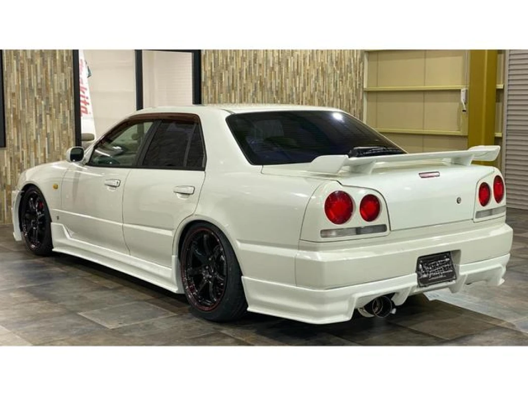 Nissan Skyline 2000 - Thumbnail 12
