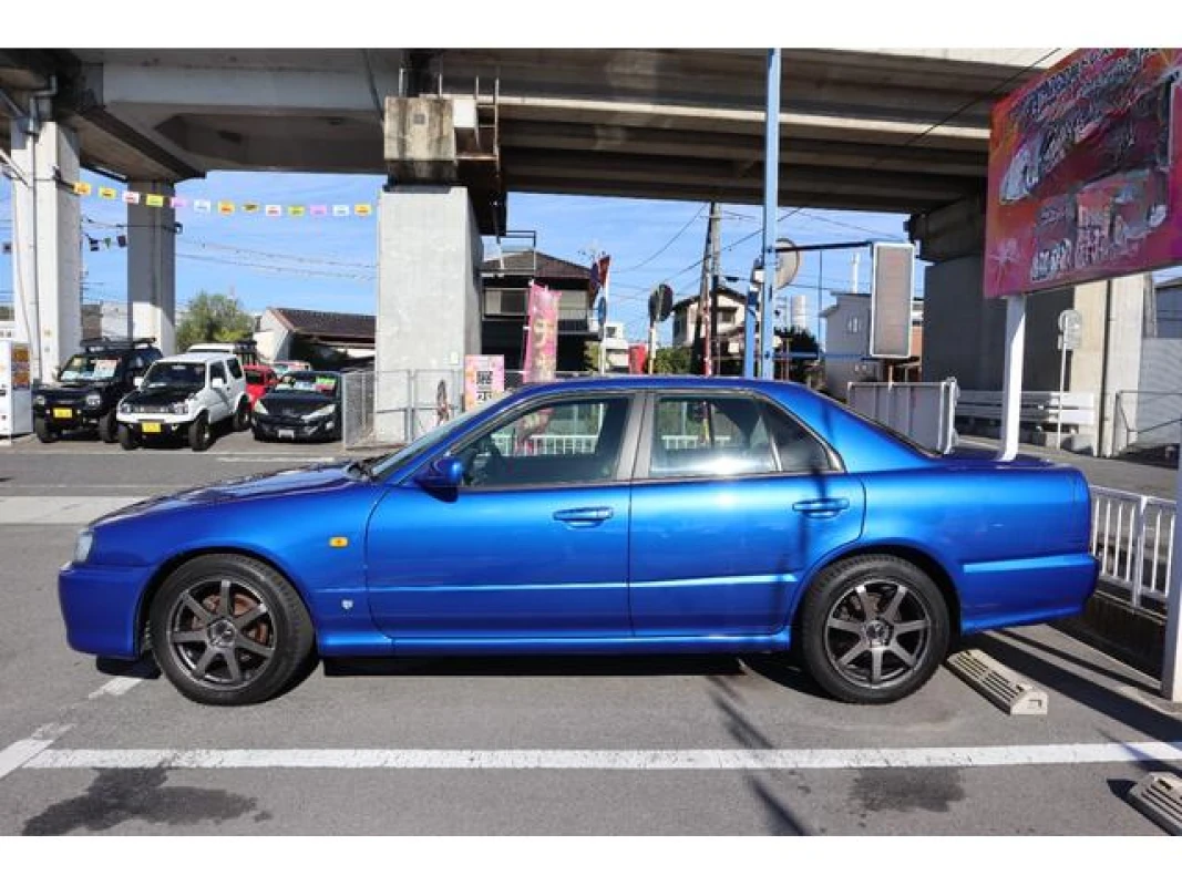 Nissan Skyline 2000 - Thumbnail 8