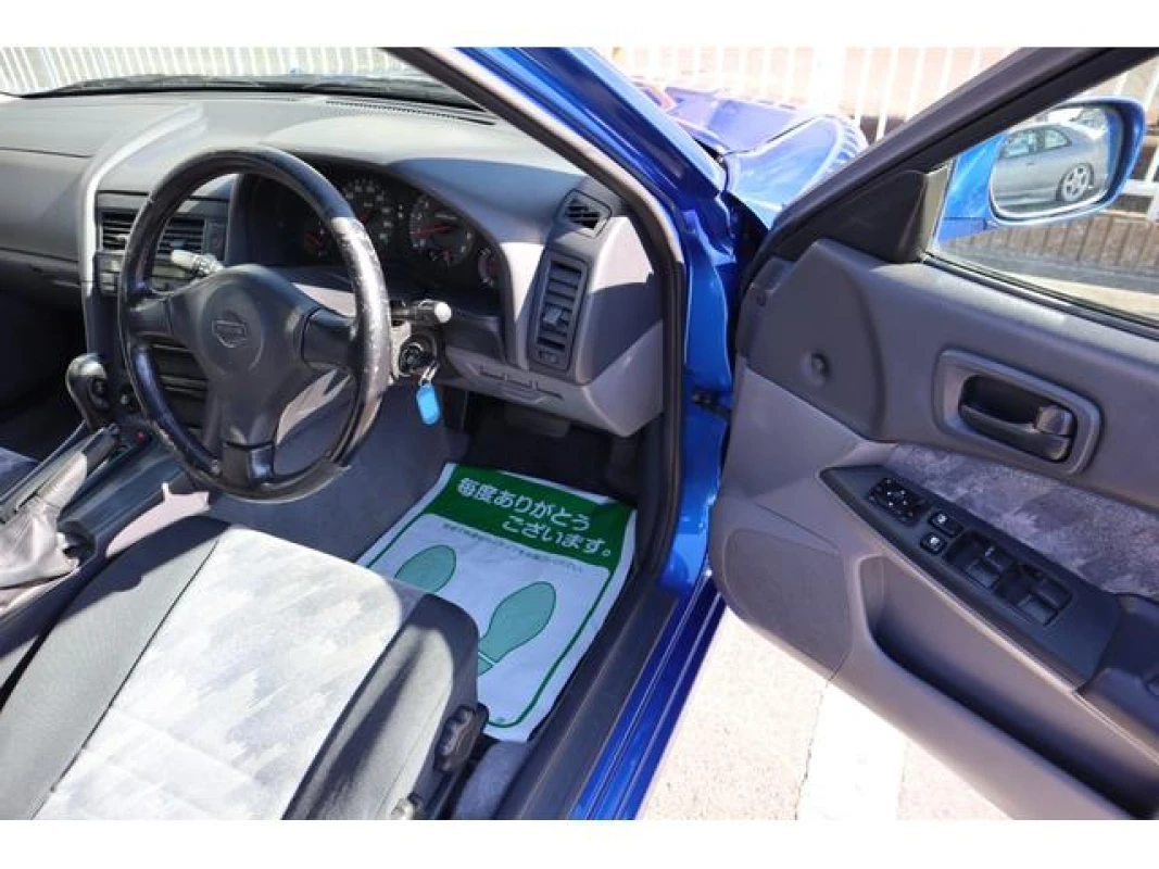 Nissan Skyline 2000 - Thumbnail 10