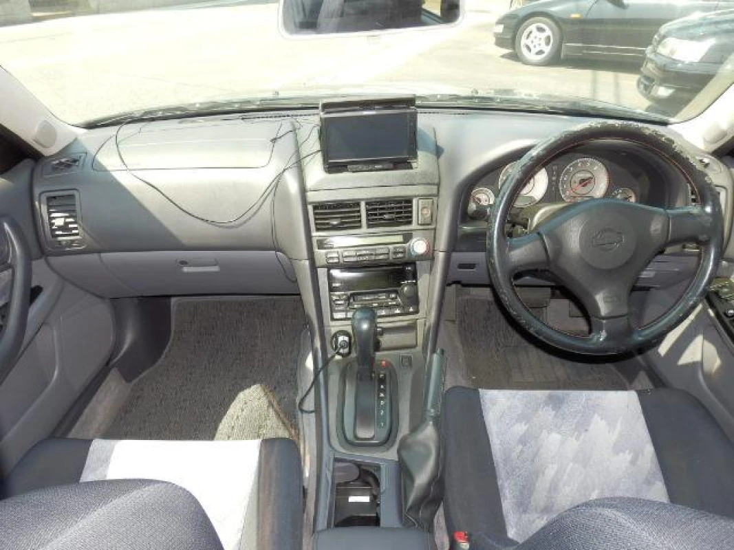 Nissan Skyline 2000 - Thumbnail 11