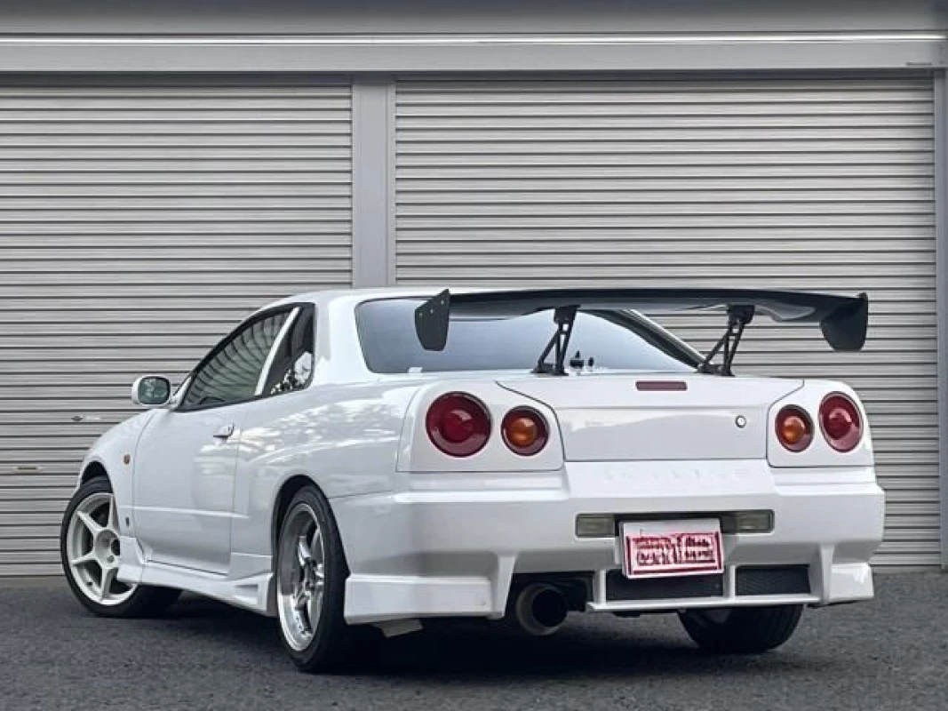 Nissan Nissan Skyline - View 4
