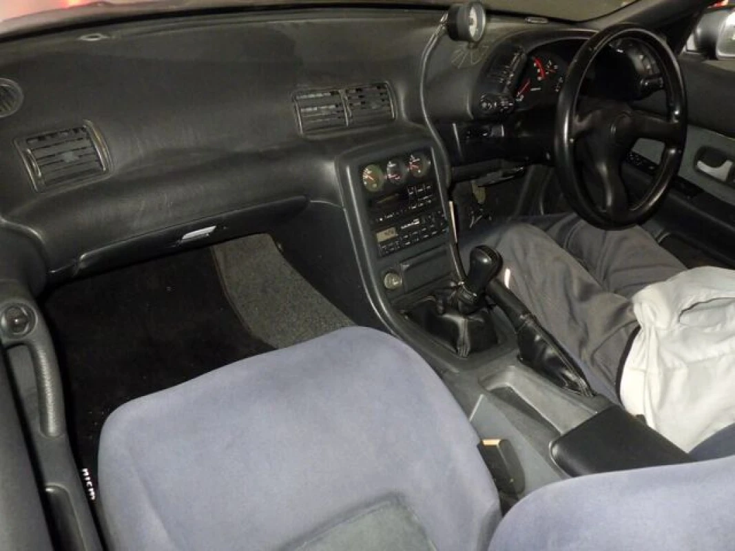 Nissan Nissan Skyline GT-R - View 4