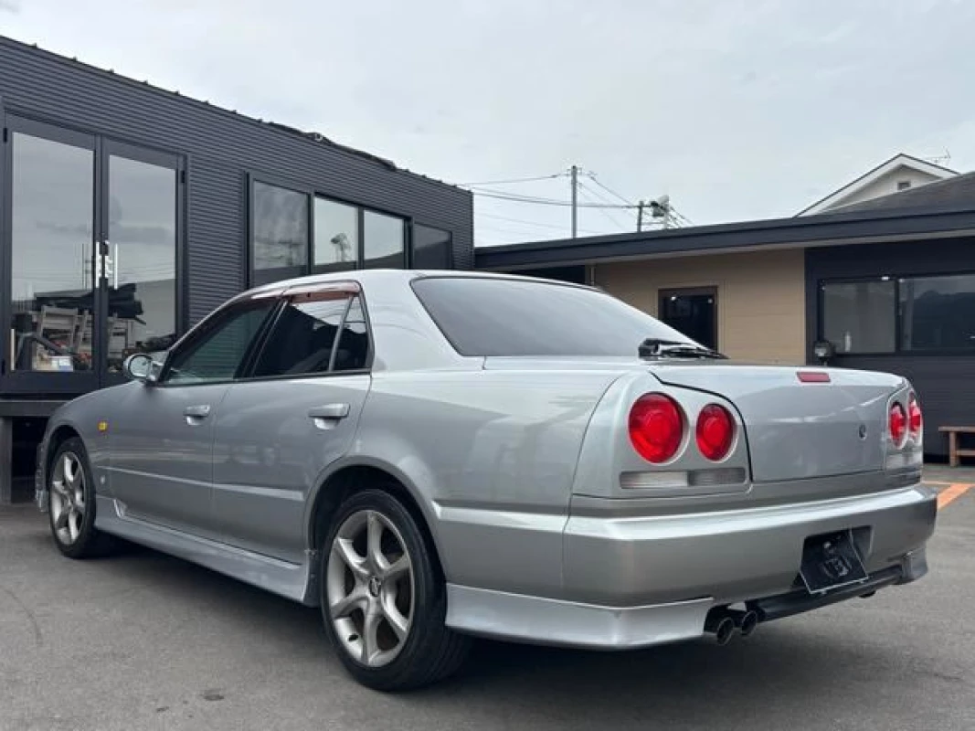 Nissan Skyline 2000 - Thumbnail 6