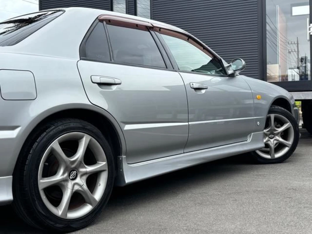 Nissan Skyline 2000 - Thumbnail 9