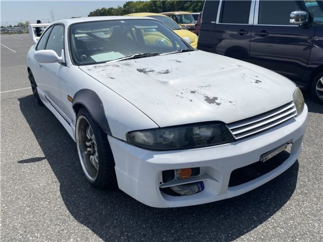 Nissan Nissan - View 1