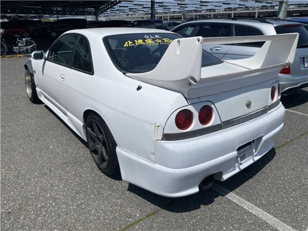Nissan Nissan - View 4