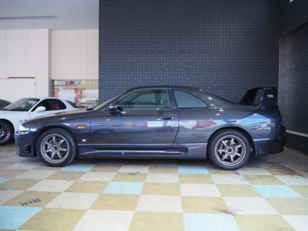 Nissan Nissan Skyline ECR33 - View 5