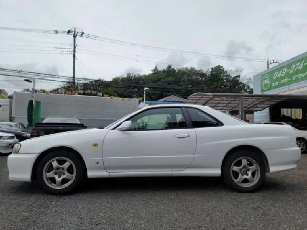 Nissan Skyline 2000 - Thumbnail 7