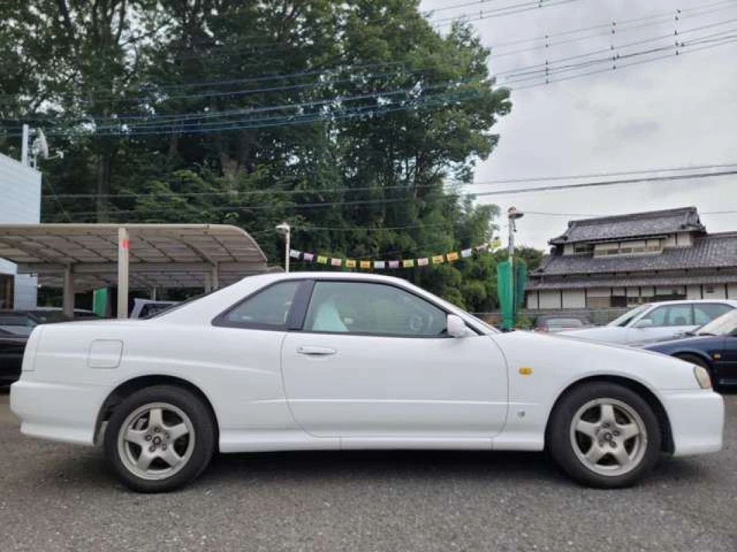 Nissan Skyline 2000 - Thumbnail 8