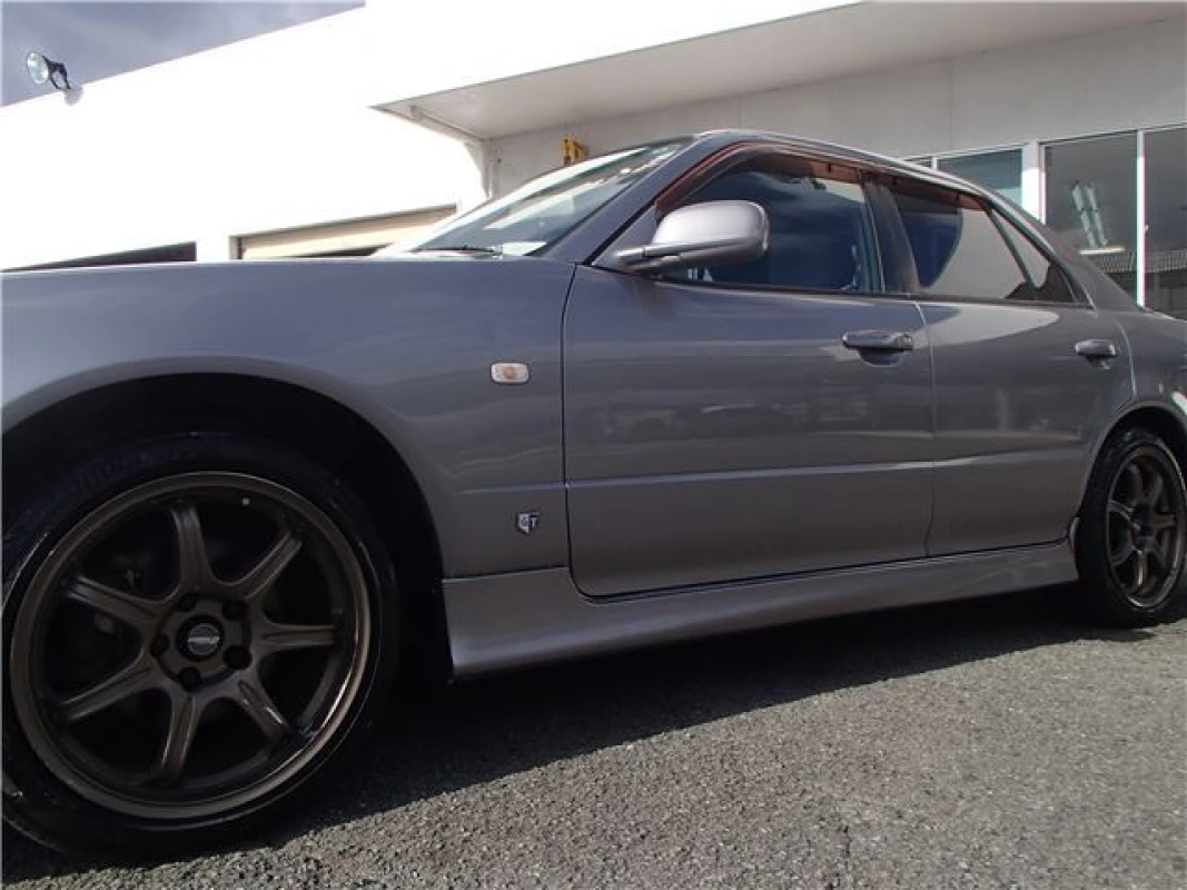 Nissan Skyline 2000 - Thumbnail 9