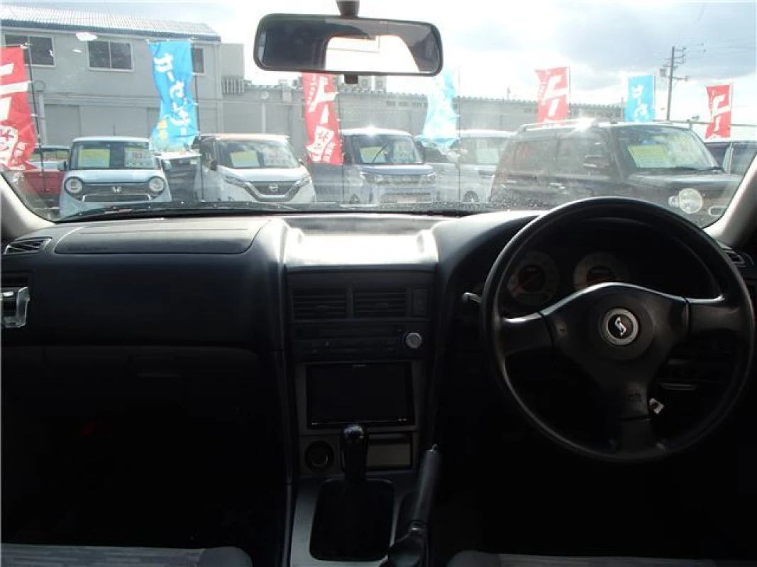 Nissan Skyline 2000 - Thumbnail 12