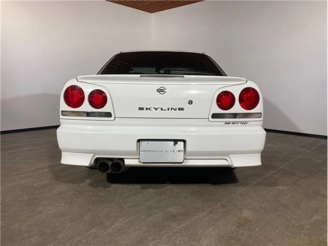 Nissan Nissan Skyline - View 2