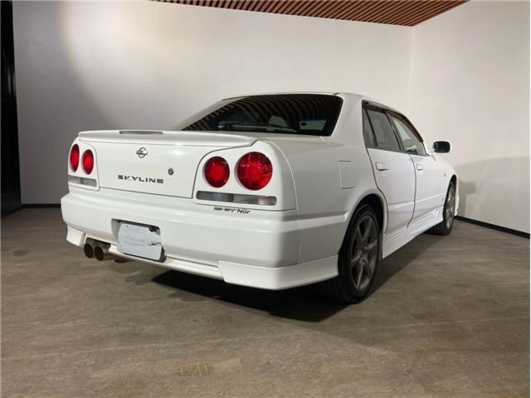 Nissan Nissan Skyline - View 3