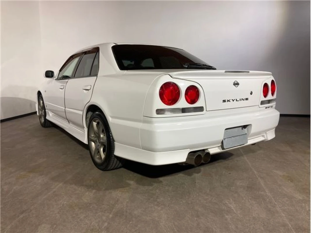 Nissan Nissan Skyline - View 4