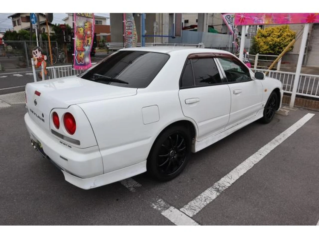 Nissan Skyline 2000 - Thumbnail 6