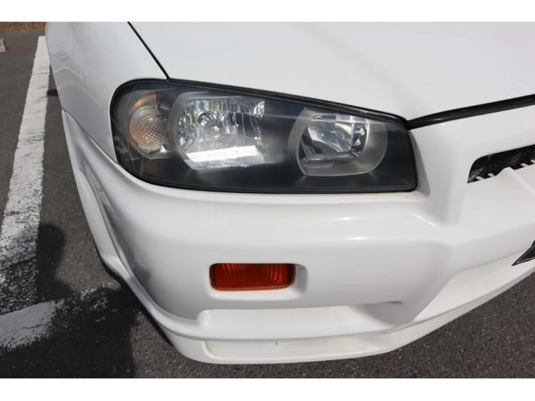 Nissan Skyline 2000 - Thumbnail 9
