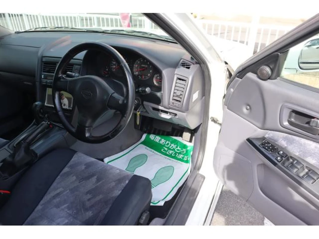 Nissan Skyline 2000 - Thumbnail 11