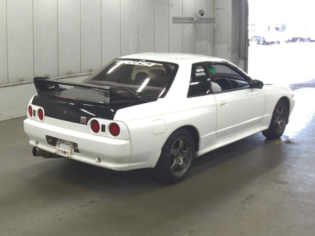 Nissan Nissan Skyline BNR32 - View 2