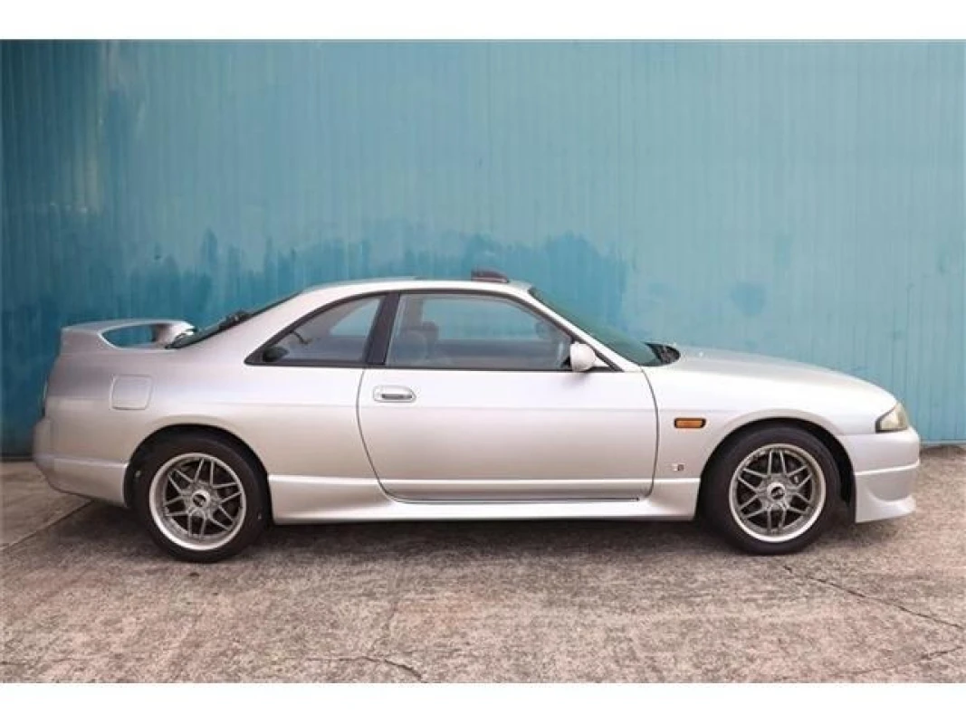 Nissan Nissan Skyline ECR33 - View 4