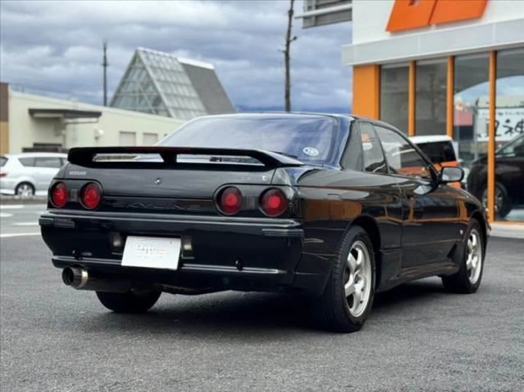 Nissan Nissan Skyline - View 4