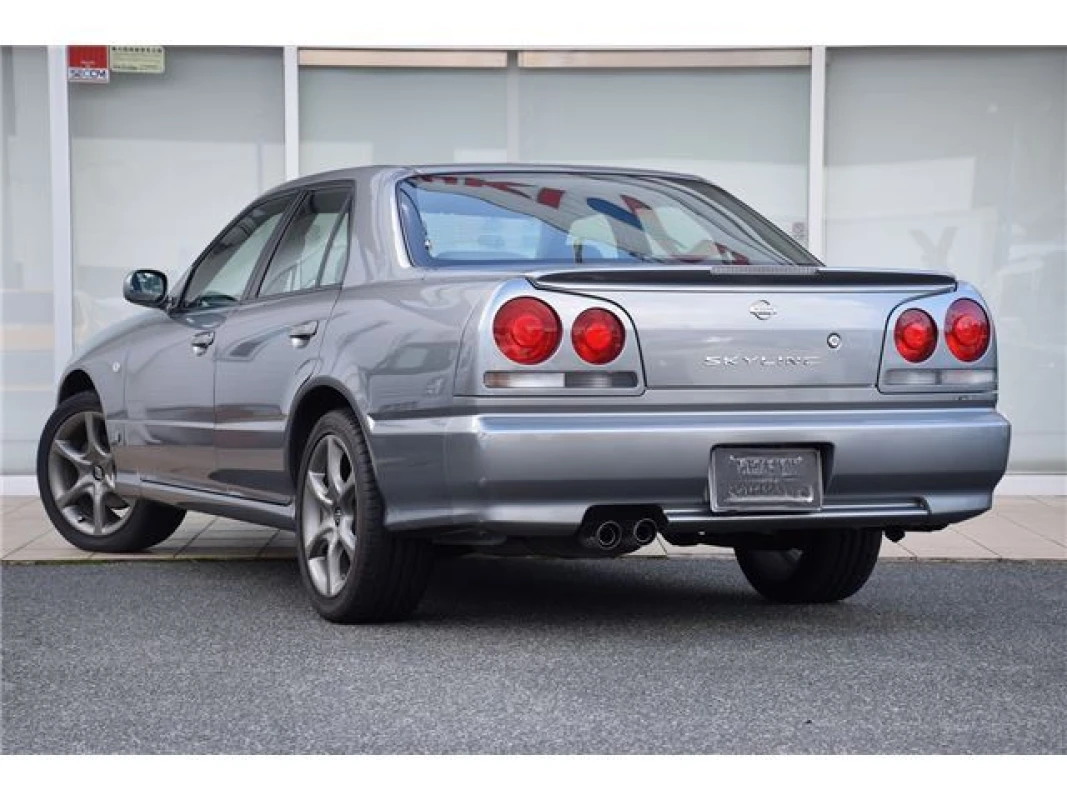 Nissan Nissan Skyline - View 2